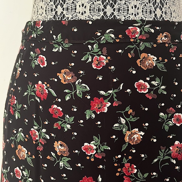 Handmade Floral Midi Skirt - Picture 3 of 5